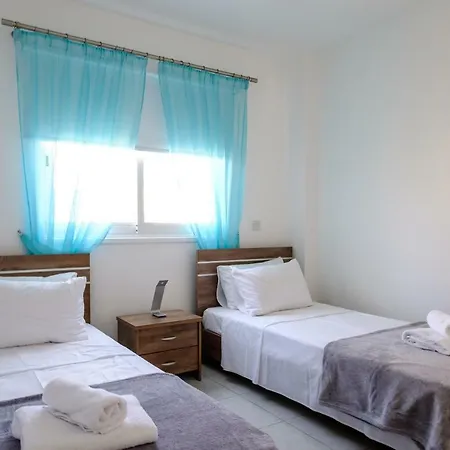 The Coral Penthouse 아파트 라르나카
