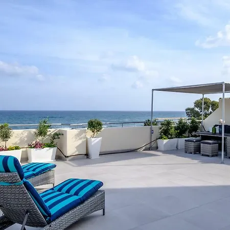 The Coral Penthouse لارنكا