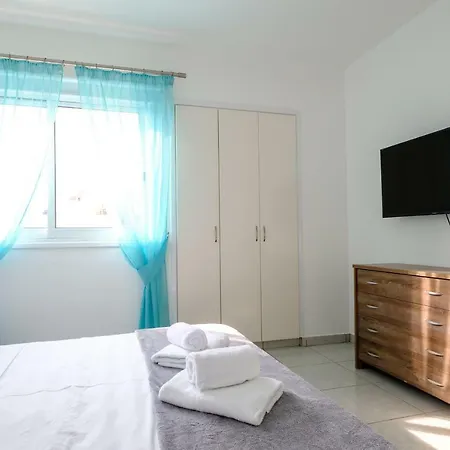 The Coral Penthouse * لارنكا